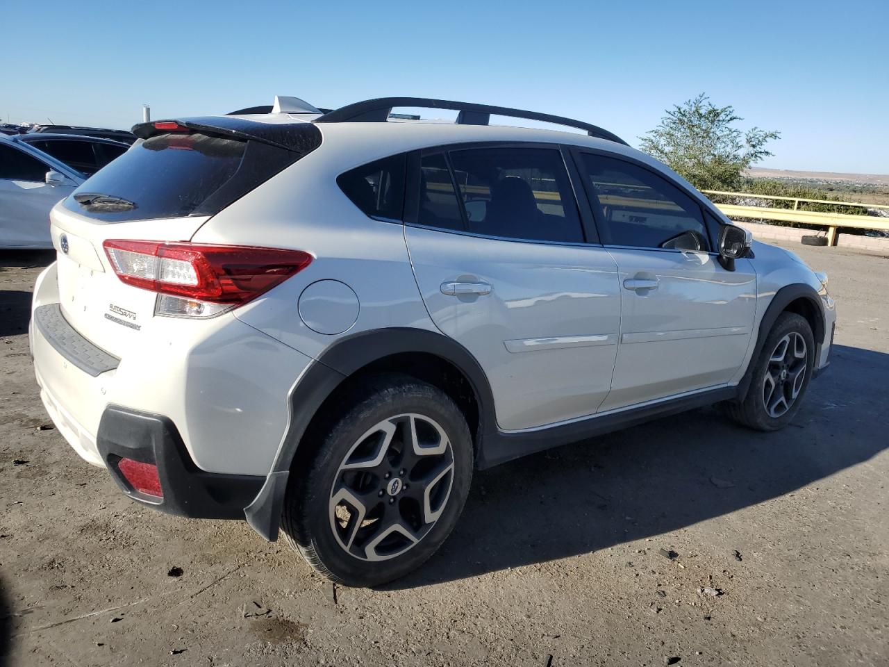 Изображение 3 Subaru Crosstrek Limited 2018 с VIN JF2GTAMC0JH222123