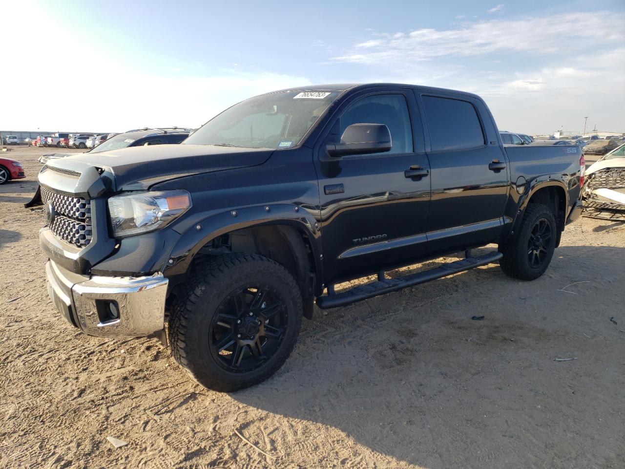 Obraz 1 z 2020 TOYOTA TUNDRA CREWMAX SR5 2020 z VIN 5TFDY5F16LX877322