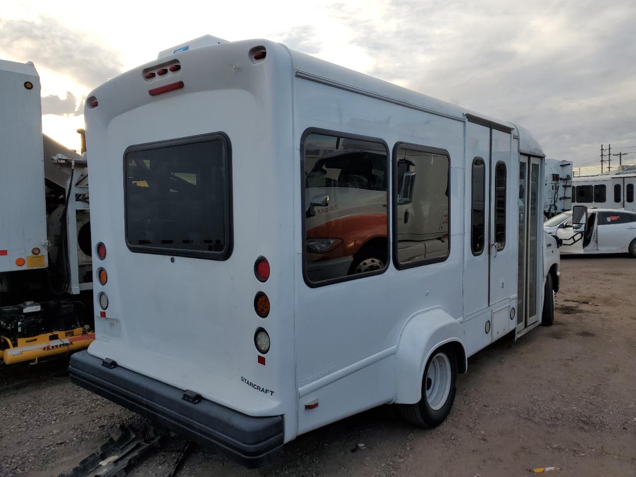 Obraz 3 z 2017 FORD ECONOLINE E350 SUPER DUTY CUTAWAY VAN 2017 z VIN 1FDEE3FS1HDC70906