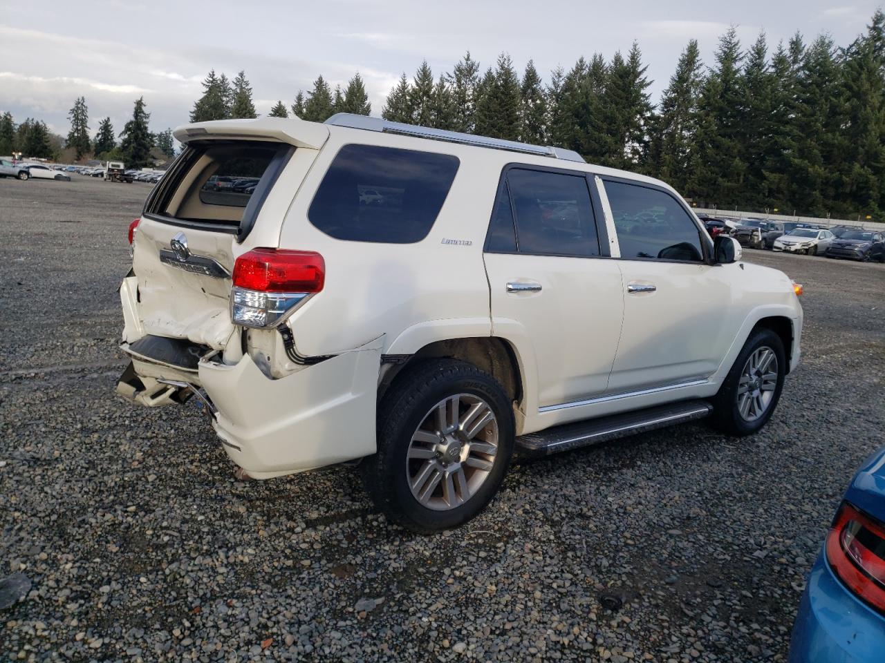Image 3 of 2013 TOYOTA 4RUNNER SR5 2013 with VIN JTEBU5JR0D5124152