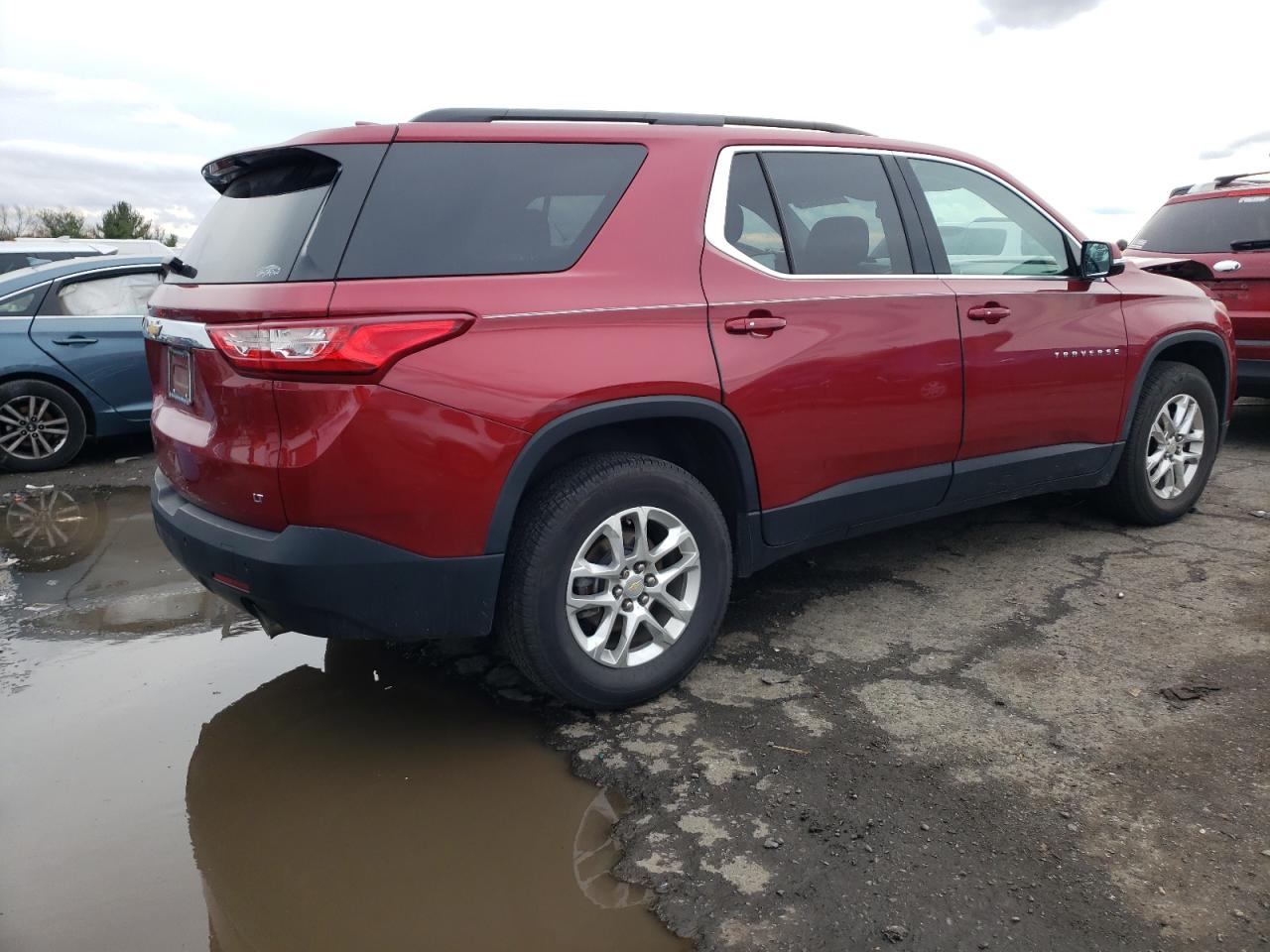Image 3 of 2019 CHEVROLET TRAVERSE LT 2019 with VIN 1GNERGKW7KJ284544