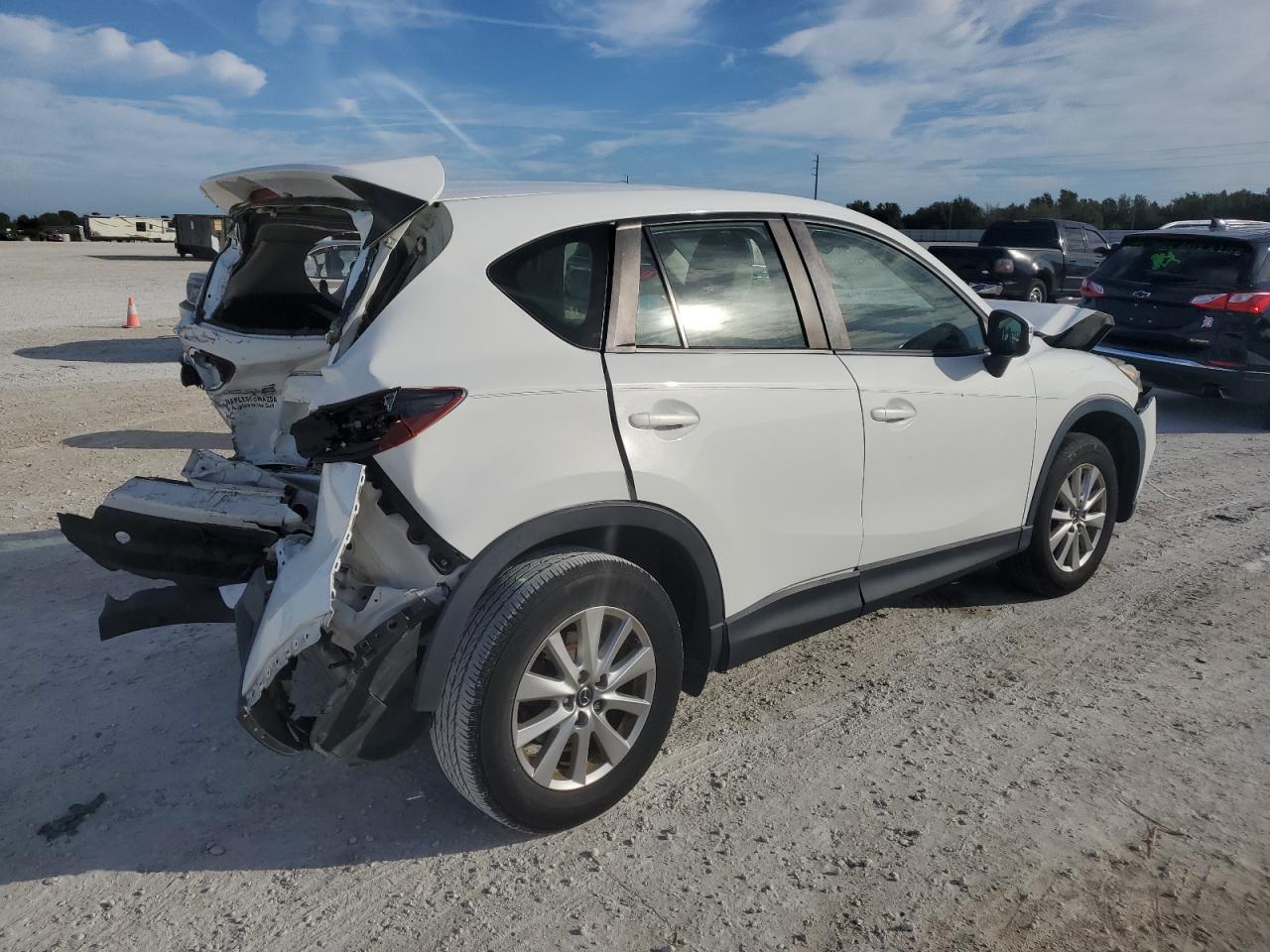 Obraz 3 z 2015 MAZDA CX-5 SPORT 2015 z VIN JM3KE2BE3F0506744