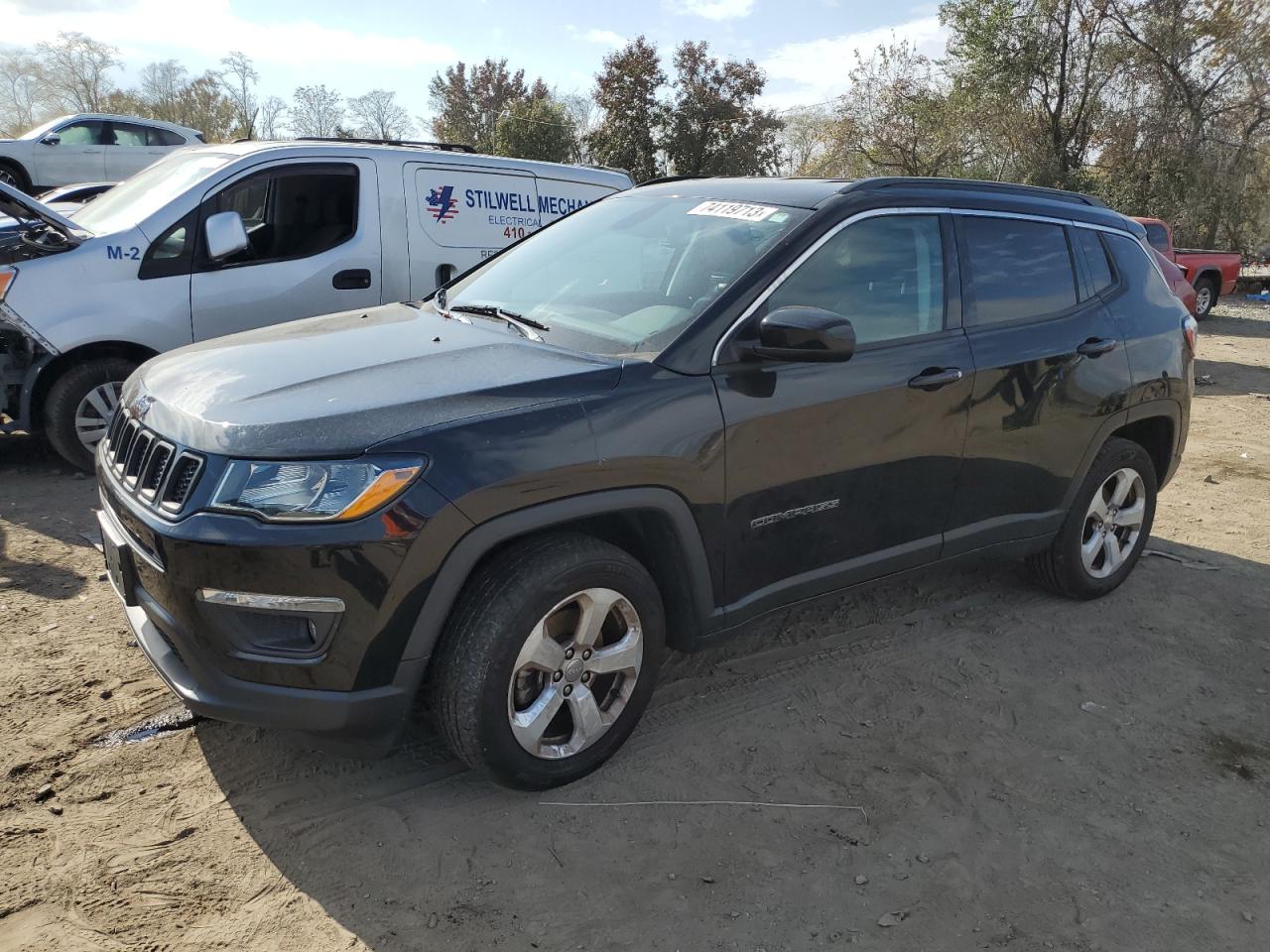 Image 1 of 2019 JEEP COMPASS LATITUDE 2019 with VIN 3C4NJDBB3KT690616