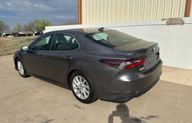 Obraz 3 z 2021 TOYOTA CAMRY LE 2021 z VIN 4T1C11AK1MU576450