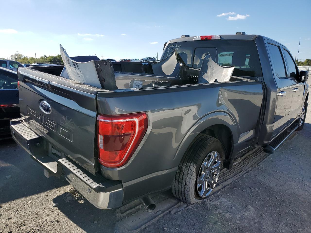 Obraz 3 z 2021 FORD F150 SUPERCREW 2021 z VIN 1FTFW1CD4MFB66912