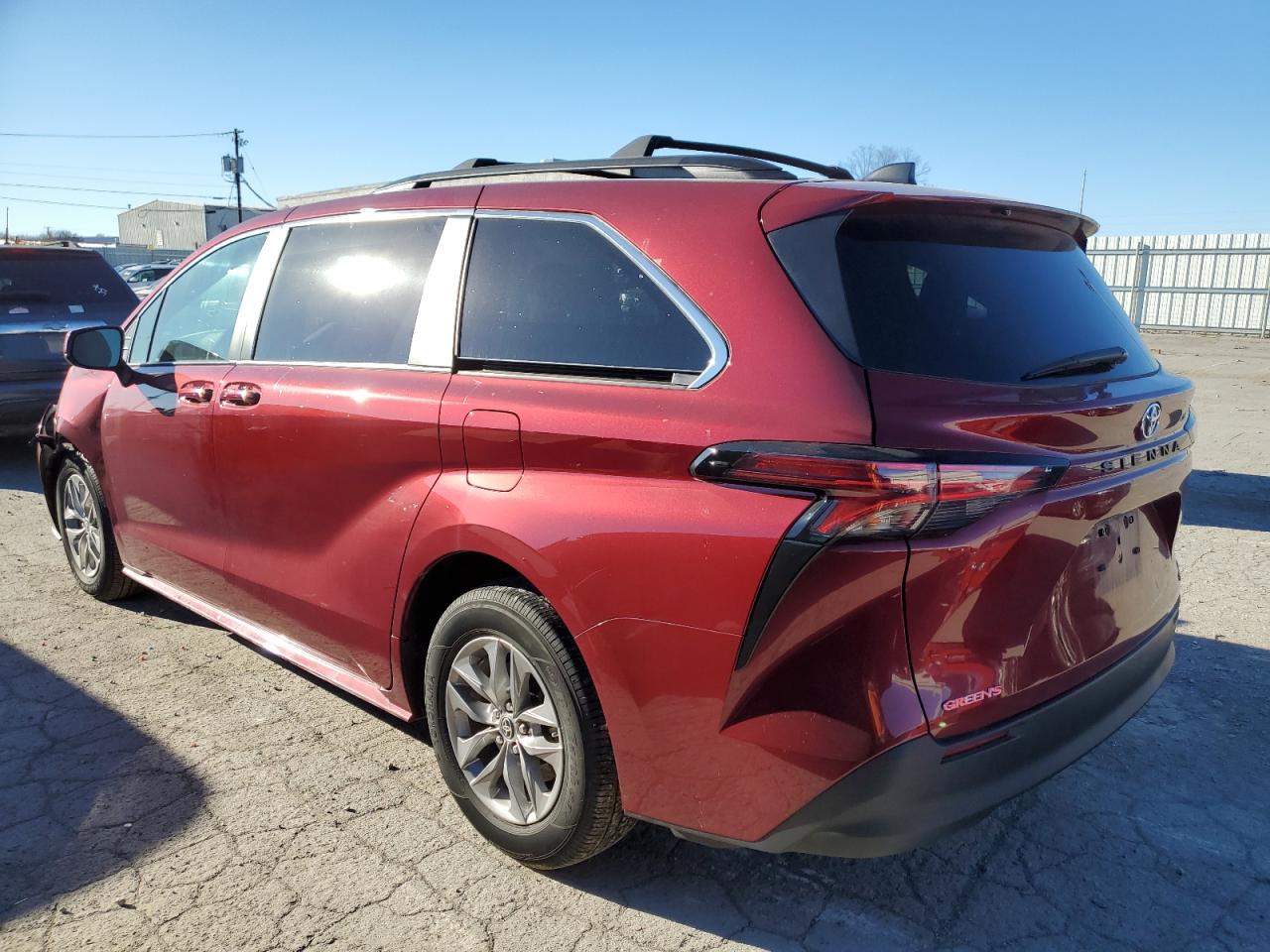Изображение 2 2022 TOYOTA SIENNA LE 2022 с VIN 5TDKRKEC6NS122153