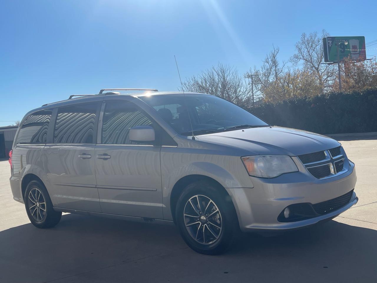 2017 DODGE GRAND CARAVAN SXT 2017 image