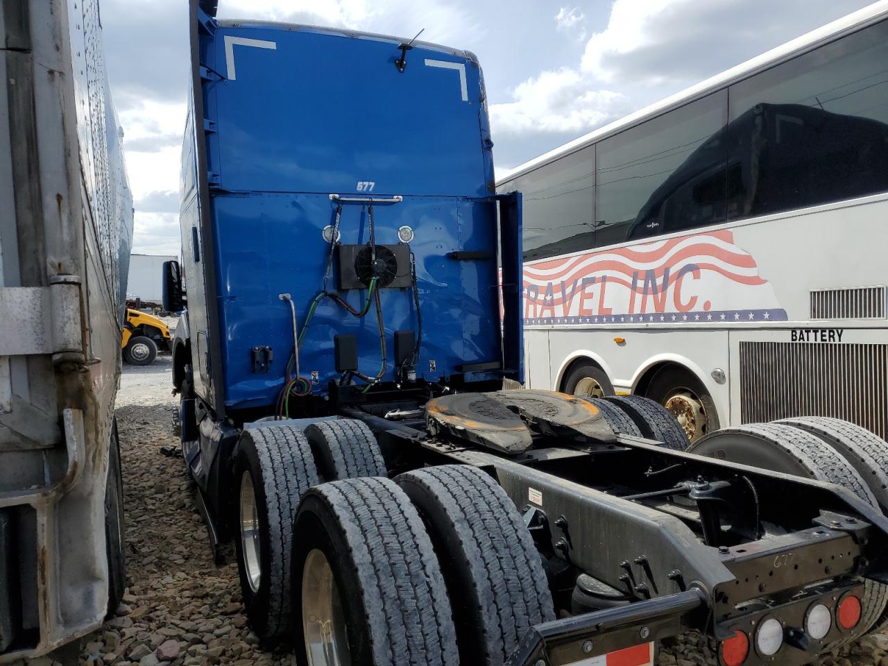 Image 3 of 2023 KENWORTH CONSTRUCTION T680 2023 with VIN 1XKYD49X9PJ247895