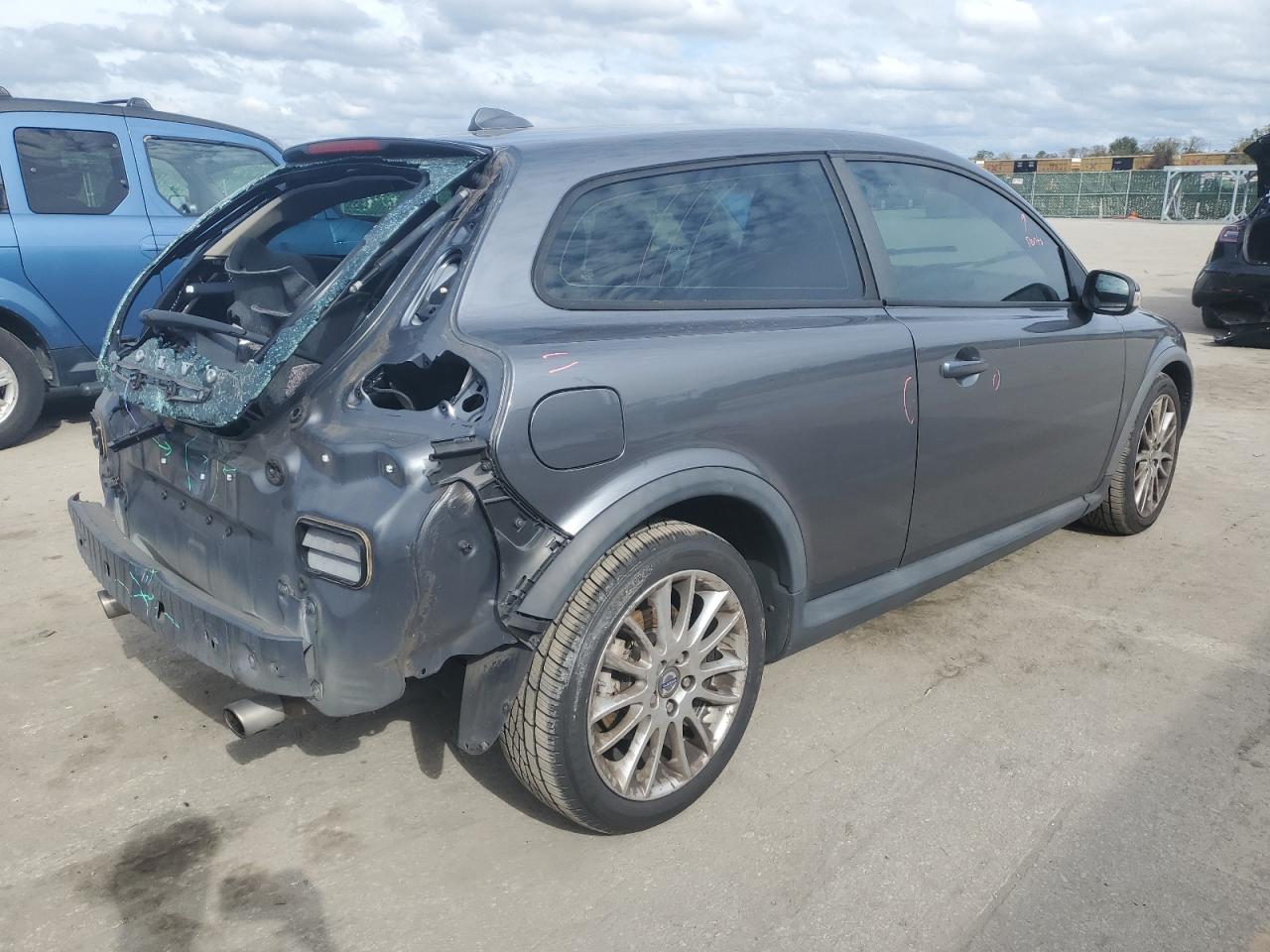 Image 3 of 2010 VOLVO C30 T5 2010 with VIN YV1672MK3A2179955