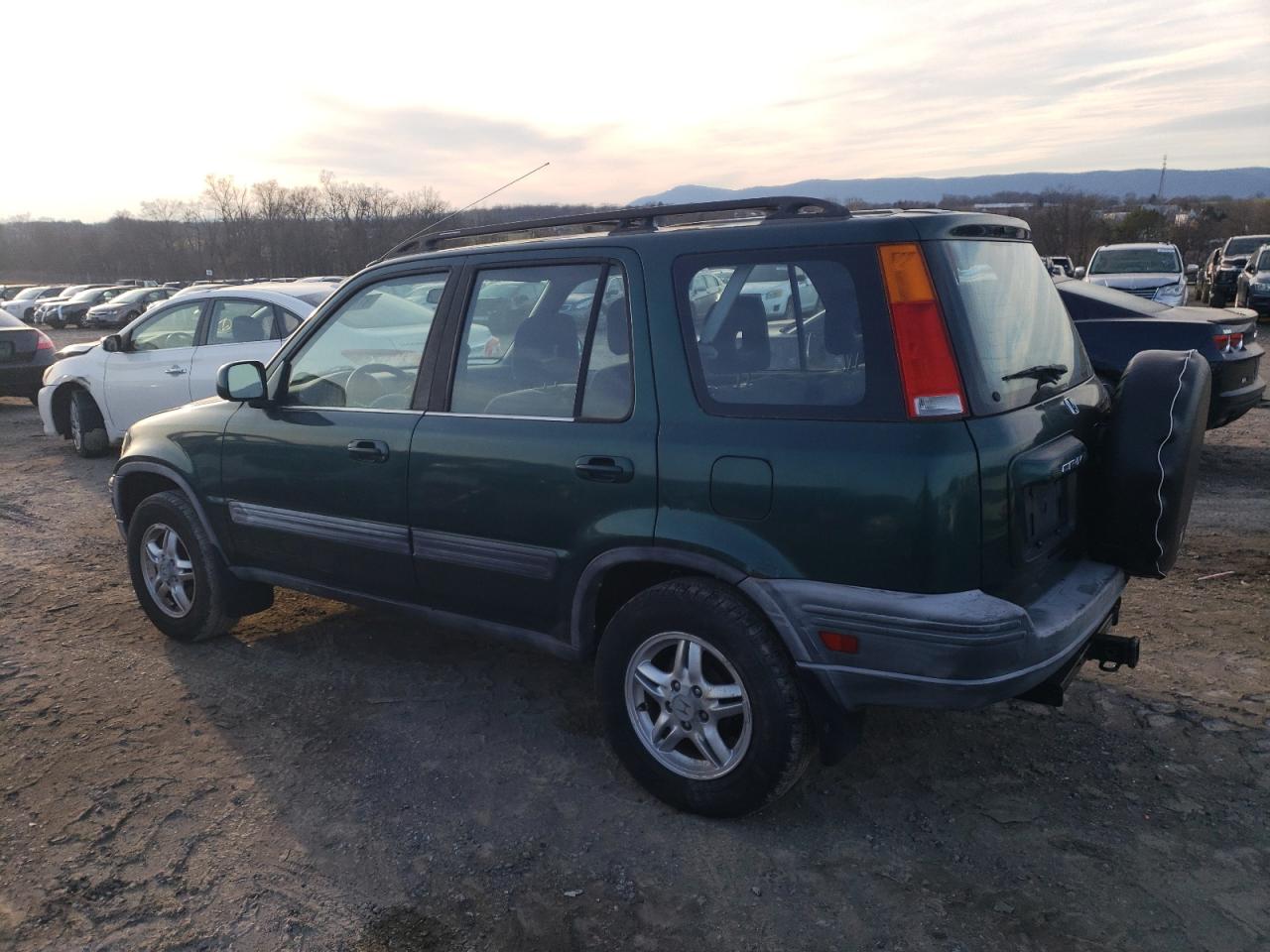 Image 2 of 2001 HONDA CR-V EX 2001 with VIN JHLRD18671C038323