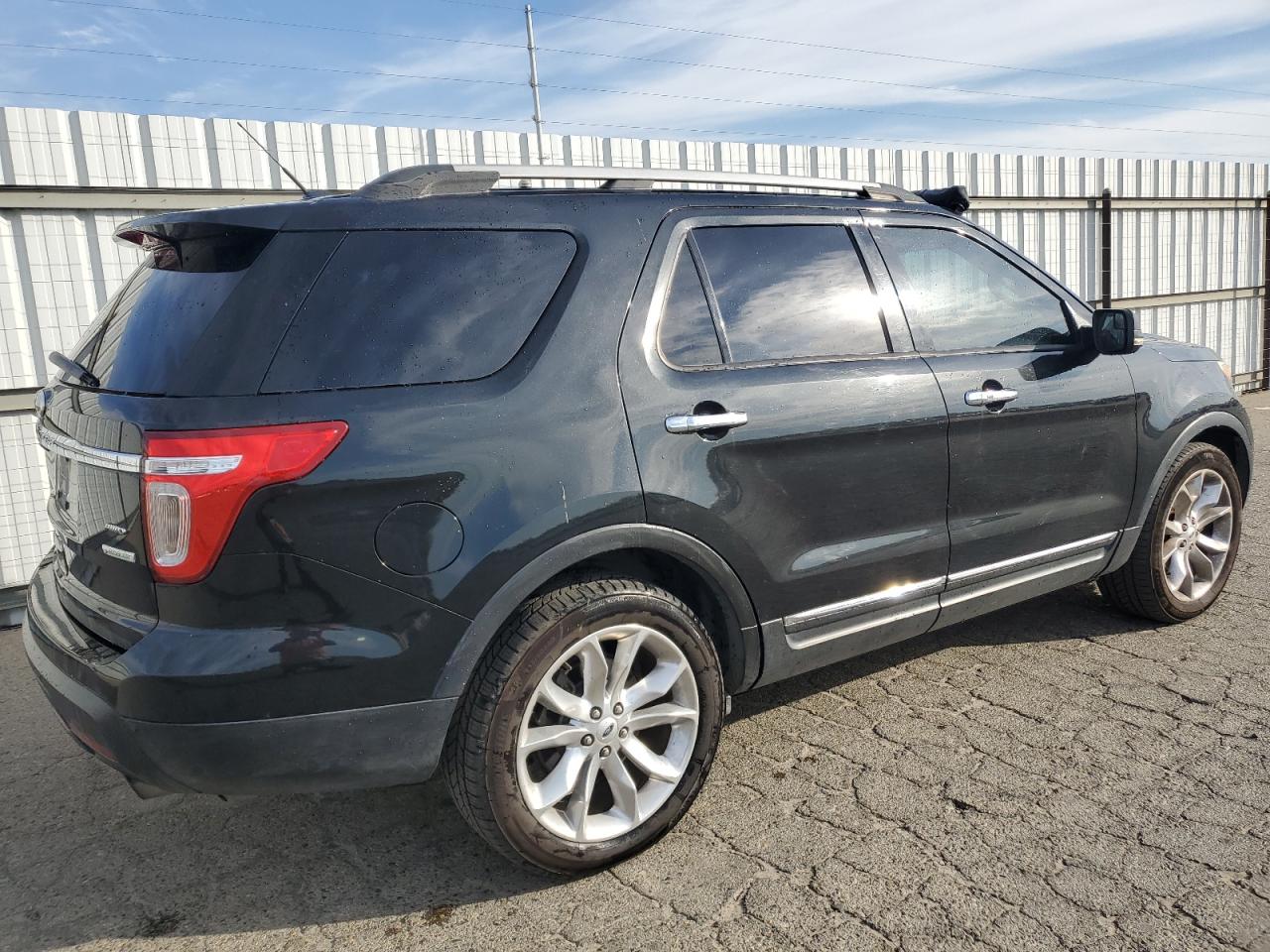 Image 3 of 2013 FORD EXPLORER LIMITED 2013 with VIN 1FM5K7F92DGA87942