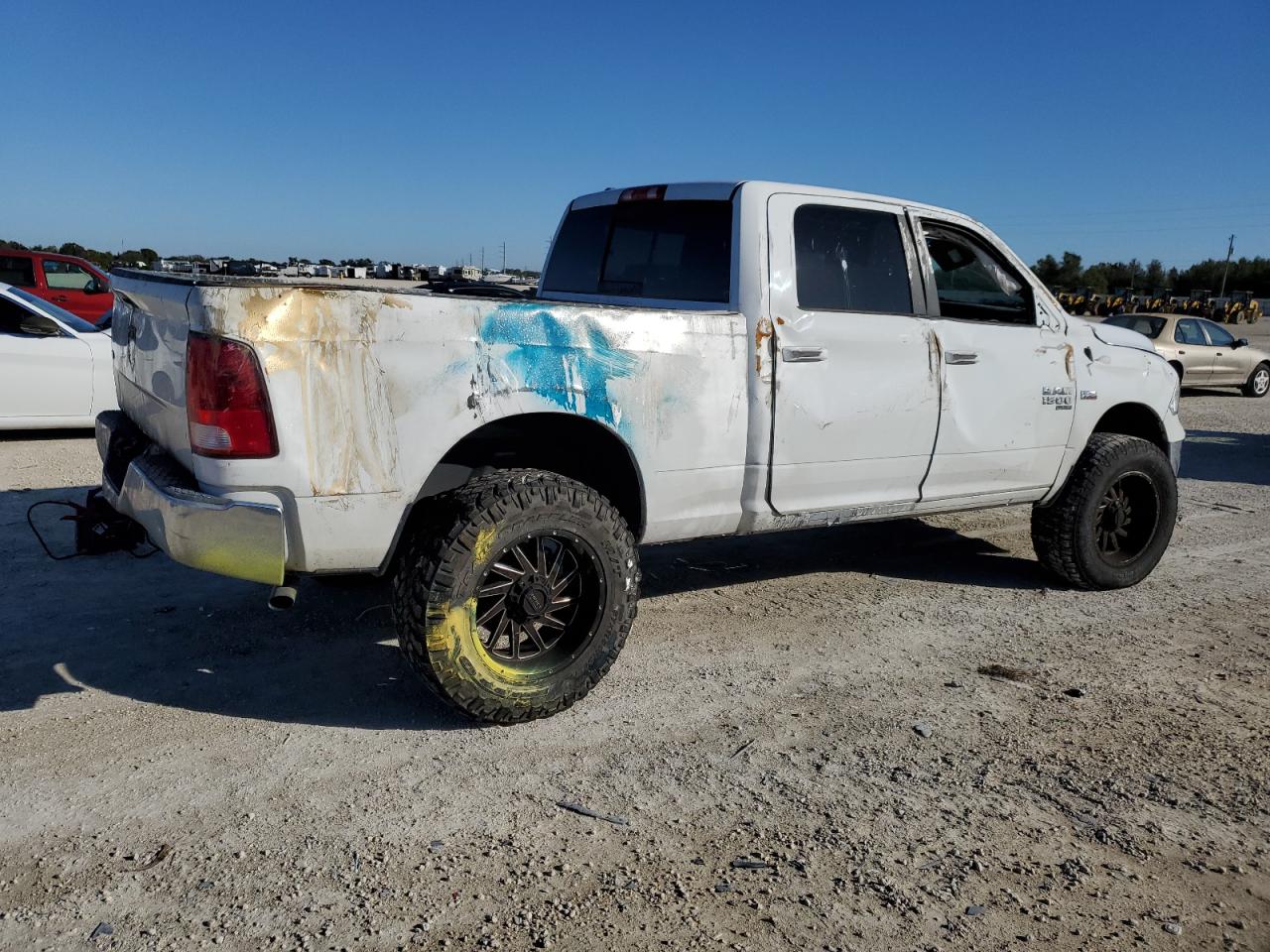 Image 3 of 2019 RAM 1500 CLASSIC SLT 2019 with VIN 1C6RR6TT9KS561642