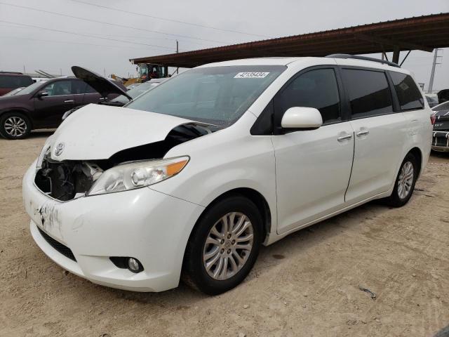 2015 TOYOTA SIENNA XLE 2015 image