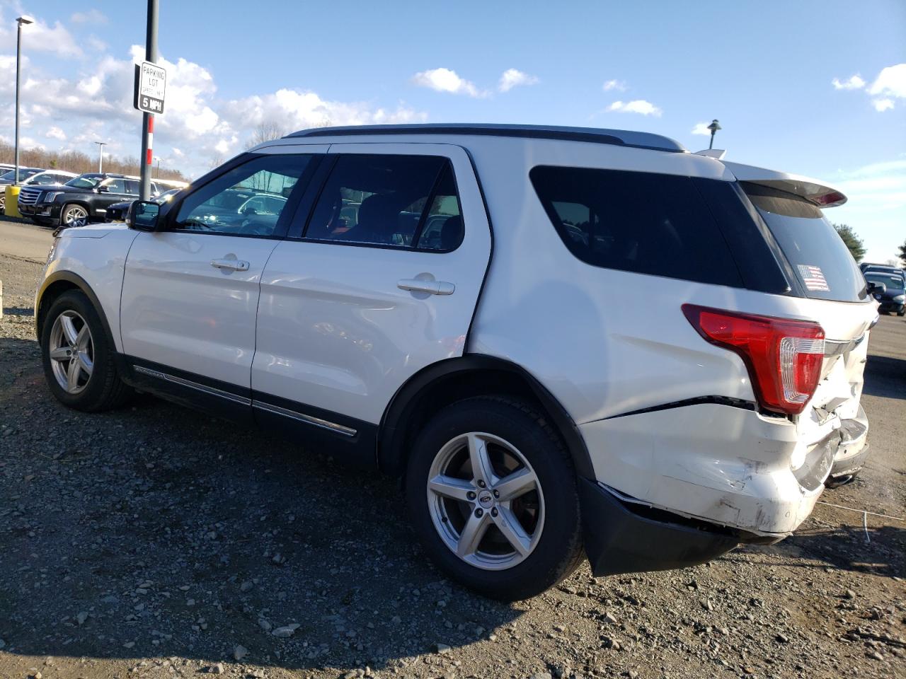 Image 2 of 2016 FORD EXPLORER XLT 2016 with VIN 1FM5K8D8XGGB14101