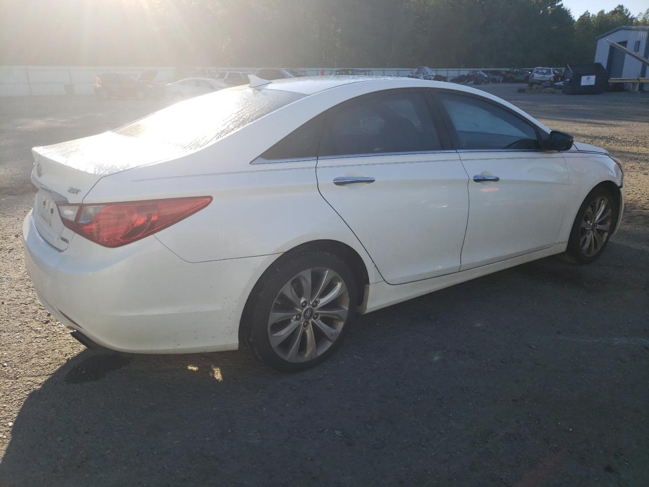 Image 3 of 2011 HYUNDAI SONATA SE 2011 with VIN 5NPEC4AB0BH263275