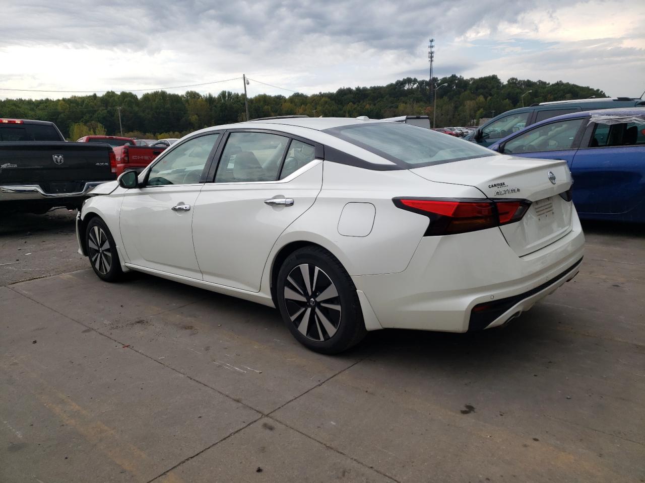 Image 2 of 2020 NISSAN ALTIMA SL 2020 with VIN 1N4BL4EV2LC121827