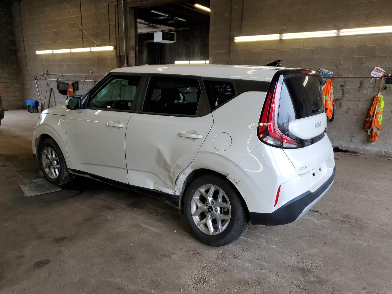 Obraz 2 z 2023 KIA SOUL LX 2023 z VIN KNDJ23AU7P7869620