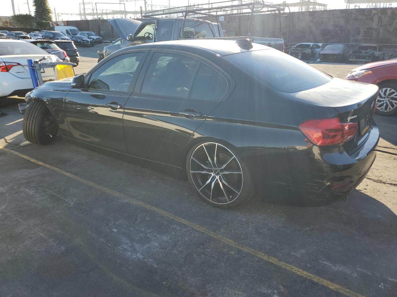 Obraz 2 z 2016 BMW 320 I 2016 z VIN WBA8A9C56GK616812