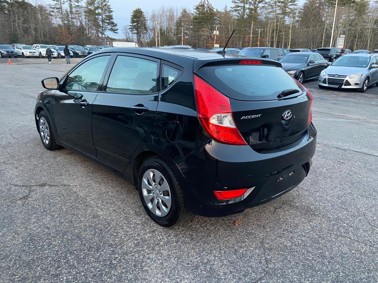 Obraz 3 z 2017 HYUNDAI ACCENT SE 2017 z VIN KMHCT5AE1HU353634