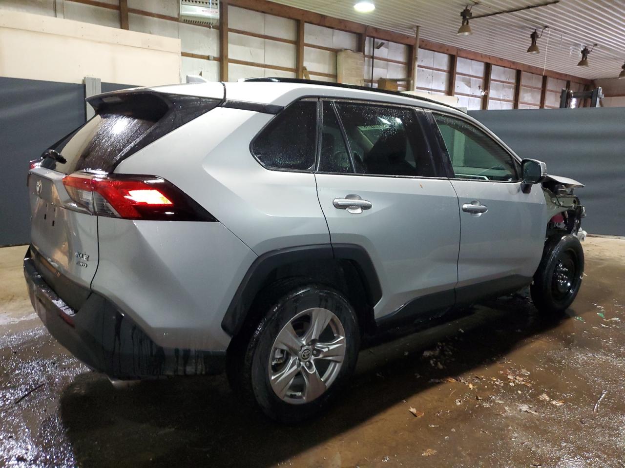 Изображение 3 2023 TOYOTA RAV4 XLE 2023 с VIN 2T3P1RFV3PW345886