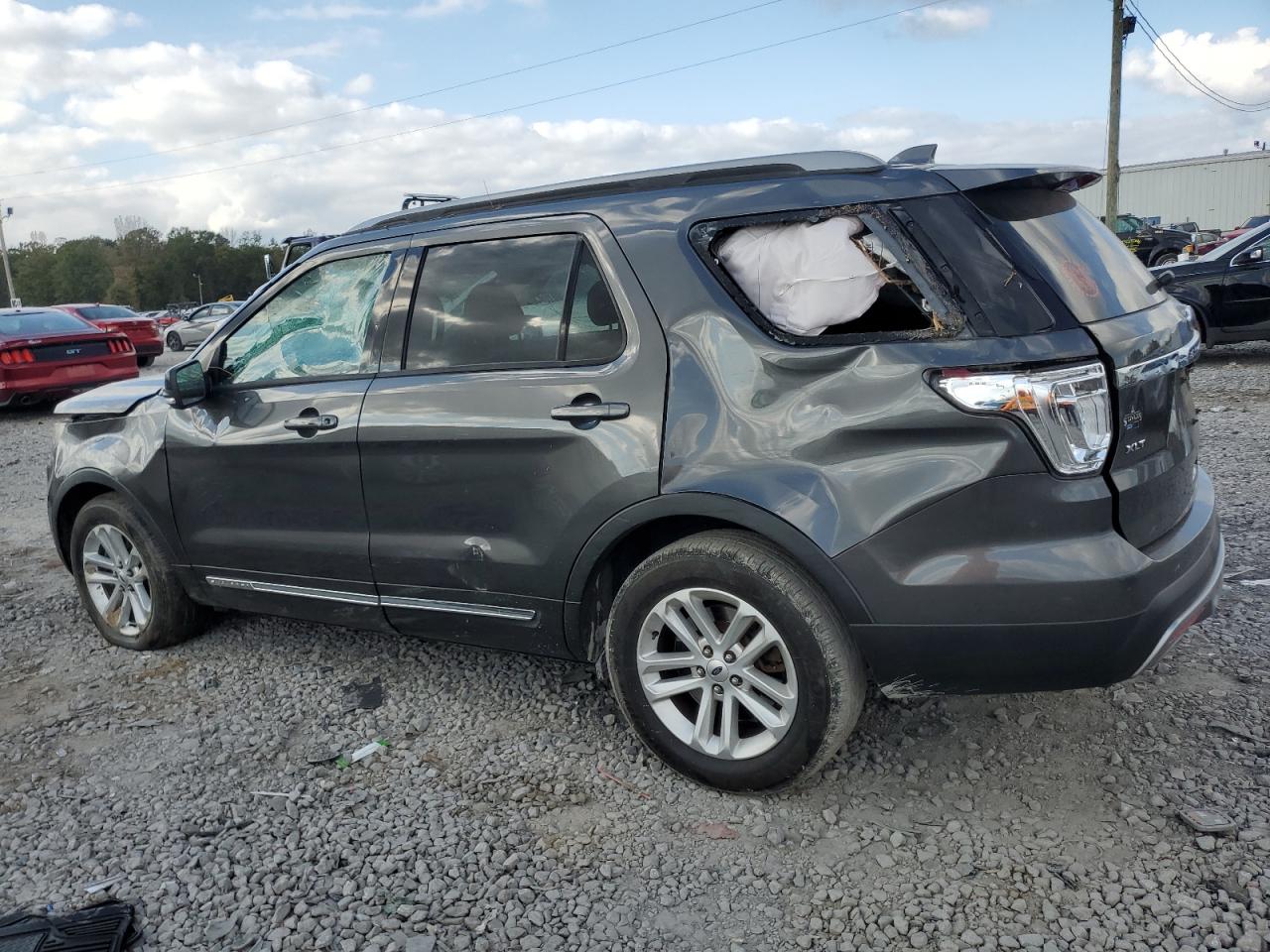 Image 2 of 2017 FORD EXPLORER XLT 2017 with VIN 1FM5K7D85HGD62171