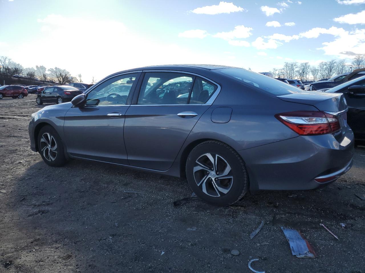 Obraz 2 z 2017 HONDA ACCORD LX 2017 z VIN 1HGCR2F34HA128944