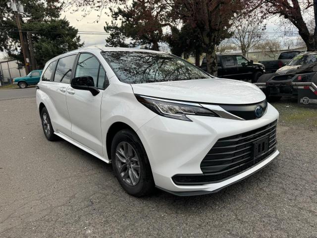 2022 TOYOTA SIENNA LE 2022 image