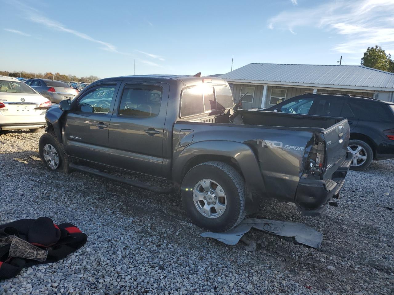 Image 2 of 2014 TOYOTA TACOMA DOUBLE CAB 2014 with VIN 3TMLU4EN4EM146225