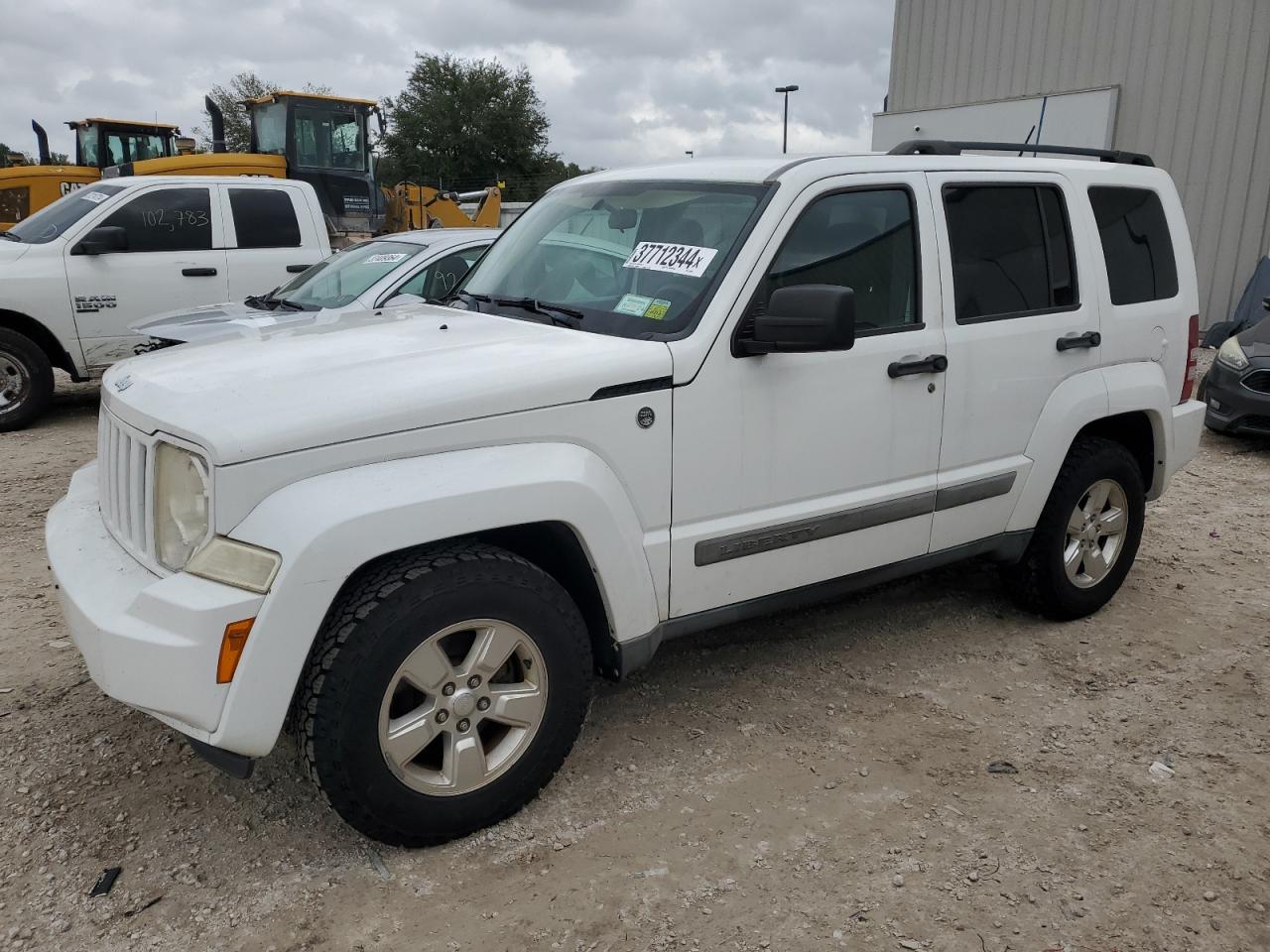 Изображение 1 2011 JEEP LIBERTY SPORT 2011 с VIN 1J4PN2GKXBW555695