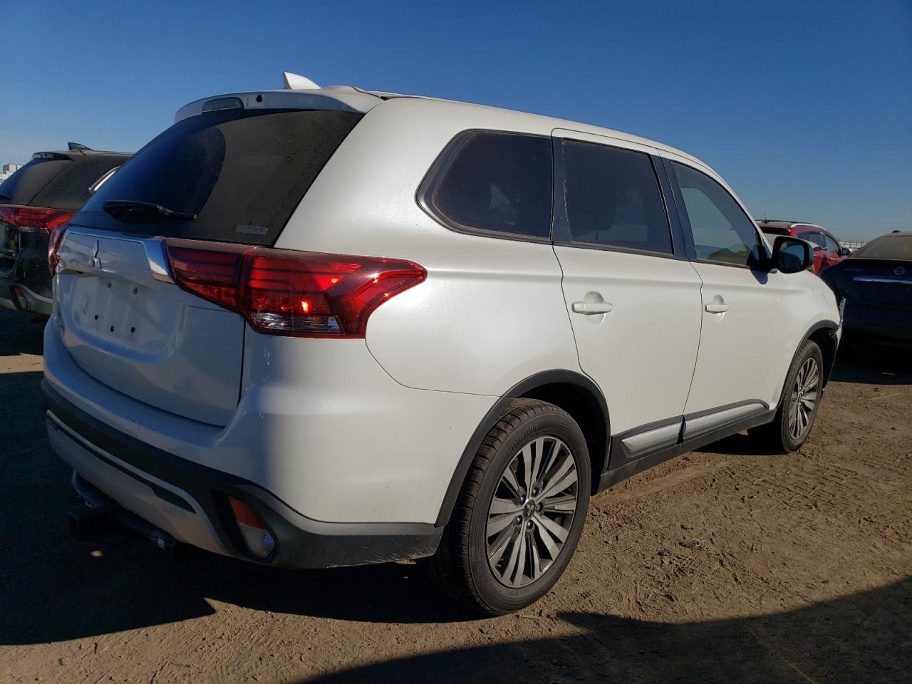 Image 3 of 2020 MITSUBISHI OUTLANDER SE 2020 with VIN JA4AZ3A32LZ005487