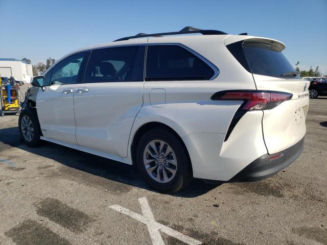 Изображение 2 2021 TOYOTA SIENNA XLE 2021 с VIN 5TDJRKEC5MS022507