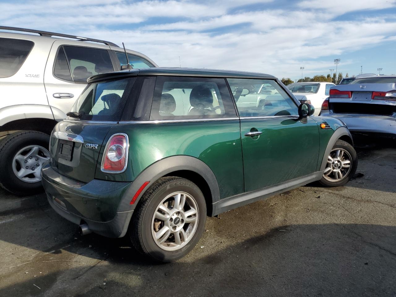 Image 3 of 2013 MINI COOPER  2013 with VIN WMWSU3C53DT691032