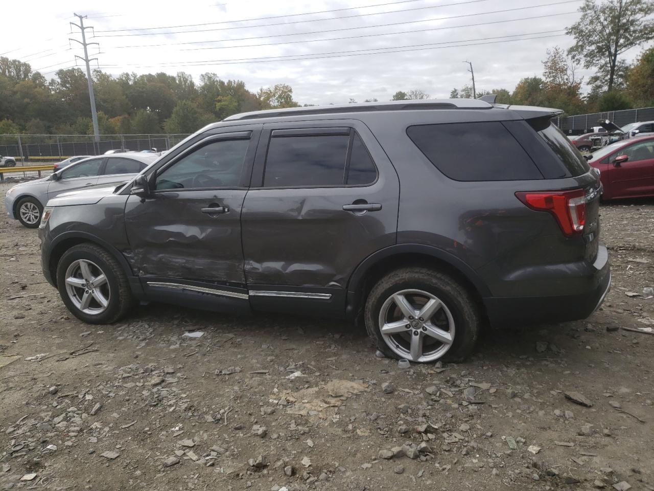 Image 2 of 2016 FORD EXPLORER XLT 2016 with VIN 1FM5K8D88GGA94088
