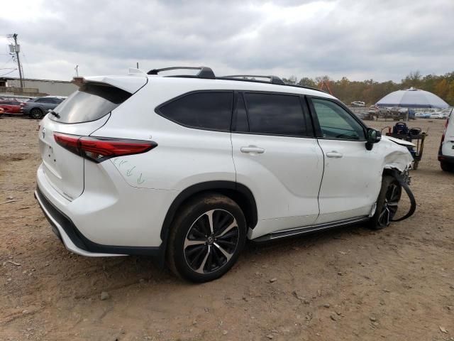 Изображение 3 2022 TOYOTA HIGHLANDER XSE 2022 с VIN 5TDJZRBH3NS216561