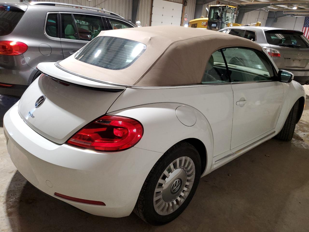 Изображение 3 2016 VOLKSWAGEN BEETLE S/SE 2016 с VIN 3VW517AT9GM800742