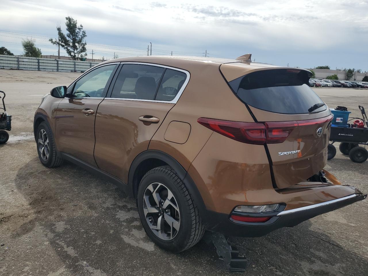Image 2 of 2020 KIA SPORTAGE LX 2020 with VIN KNDPM3AC1L7761810