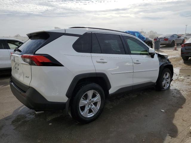 Изображение 3 2020 TOYOTA RAV4 XLE 2020 с VIN JTMW1RFV0LD521487