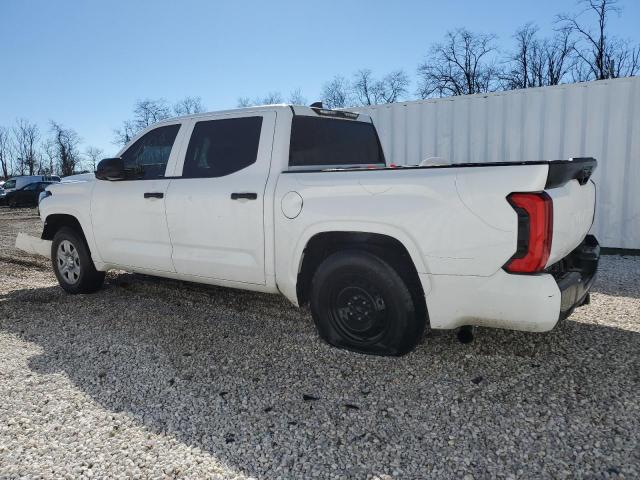 Изображение 2 2022 TOYOTA TUNDRA CREWMAX SR 2022 с VIN 5TFKB5AB3NX001688