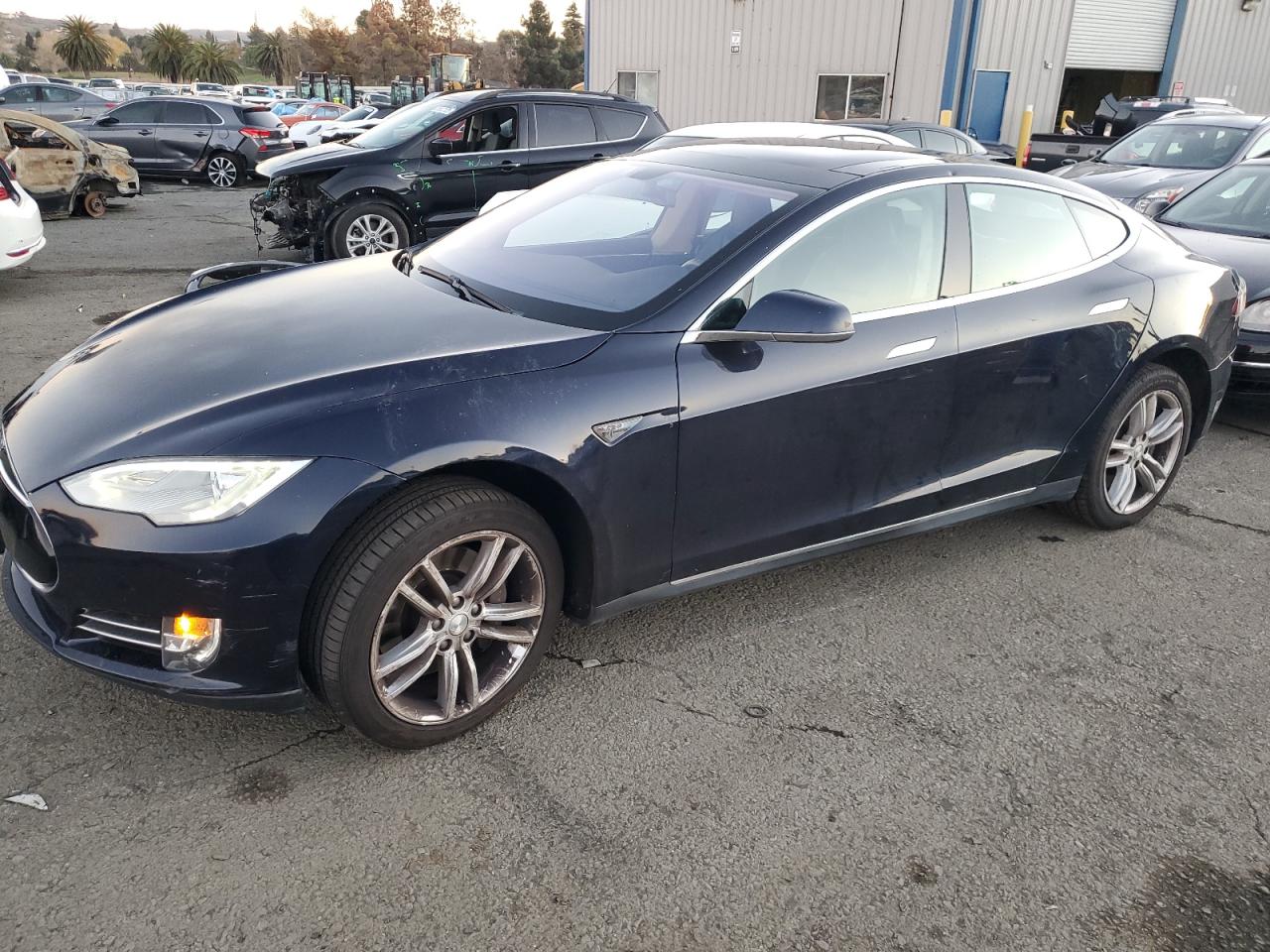 Изображение 1 2013 TESLA MODEL S  2013 с VIN 5YJSA1CN1DFP06064