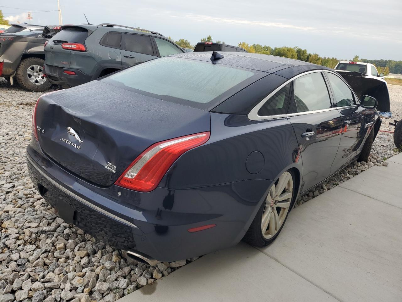Изображение 3 2014 JAGUAR XJL PORTFOLIO 2014 с VIN SAJWJ2GD8E8V71077