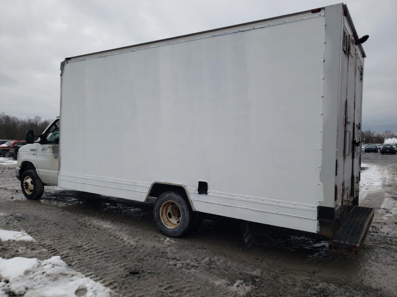 Image 2 of 2015 FORD ECONOLINE E350 SUPER DUTY CUTAWAY VAN 2015 with VIN 1FDWE3FL9FDA36524