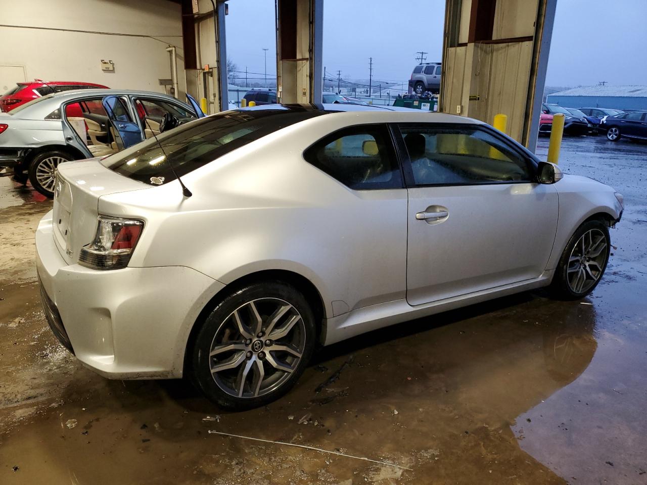 Изображение 3 2014 TOYOTA SCION TC  2014 с VIN JTKJF5C74E3079650