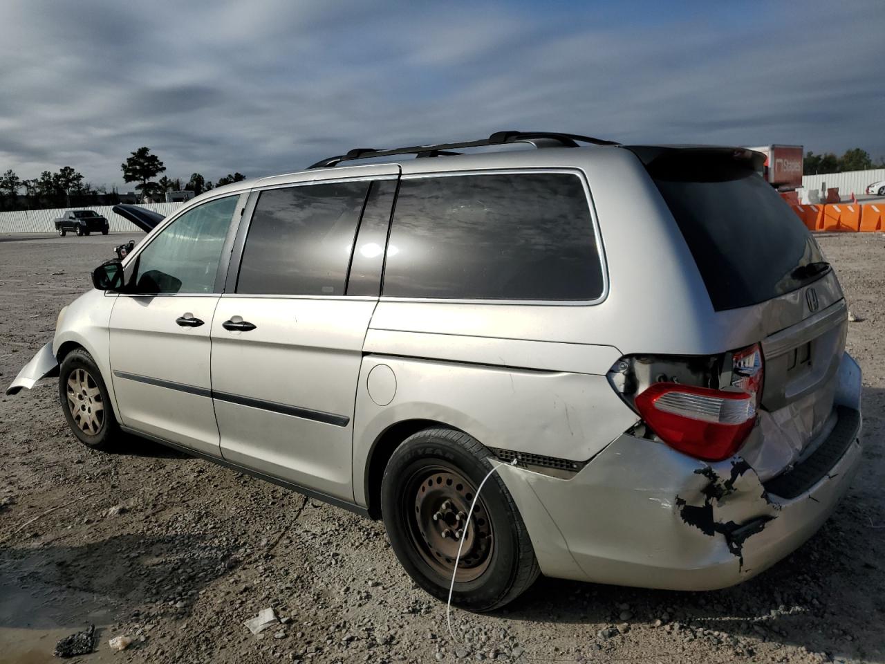 Image 2 of 2007 HONDA ODYSSEY LX 2007 with VIN 5FNRL38257B006345