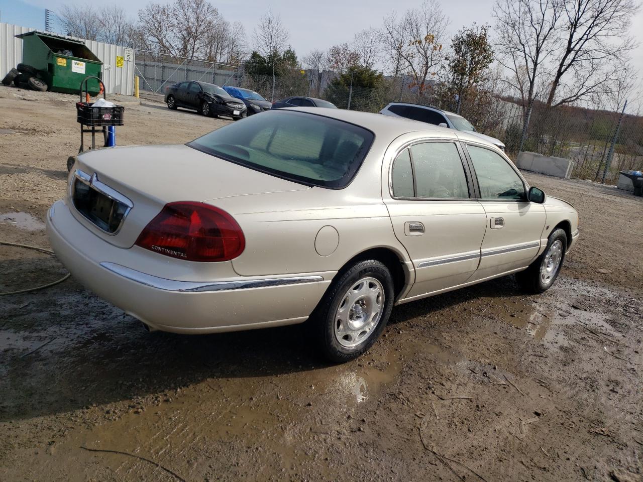 Image 3 of 2002 LINCOLN CONTINENTAL  2002 with VIN 1LNHM97V72Y696076