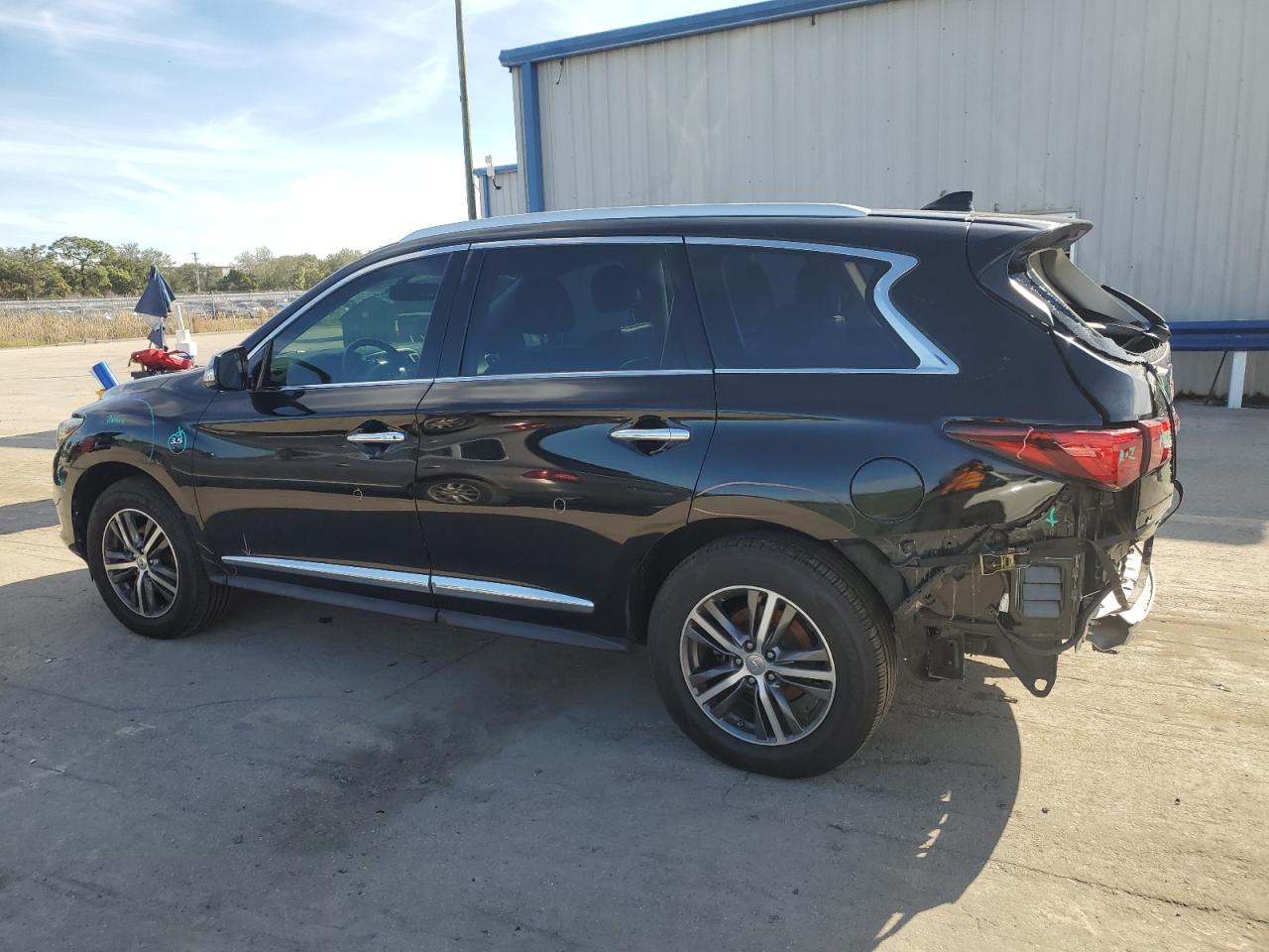 Image 2 of 2017 INFINITI QX60  2017 with VIN 5N1DL0MM5HC520903