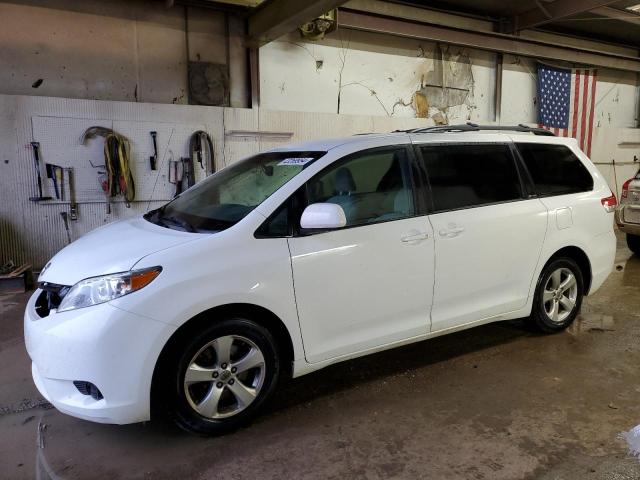 Изображение 2012 TOYOTA SIENNA LE 2012