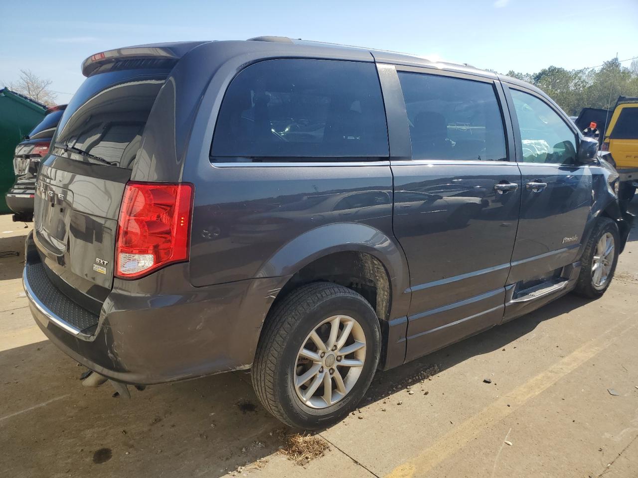 Изображение 3 2019 DODGE GRAND CARAVAN SXT 2019 с VIN 2C4RDGCG4KR527920