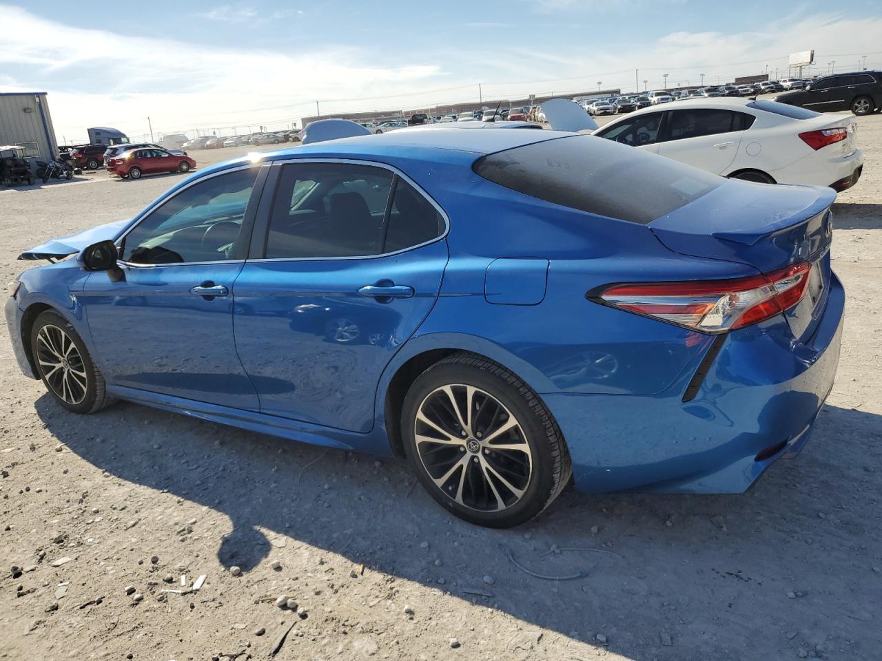 Obraz 2 z 2018 TOYOTA CAMRY L 2018 z VIN 4T1B11HK1JU055368
