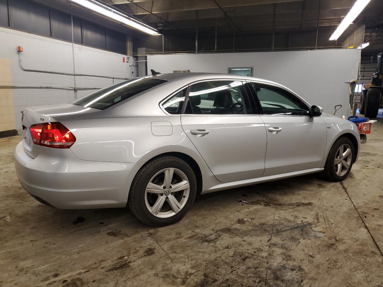 Obraz 3 z 2015 VOLKSWAGEN PASSAT S 2015 z VIN 1VWAT7A33FC110963