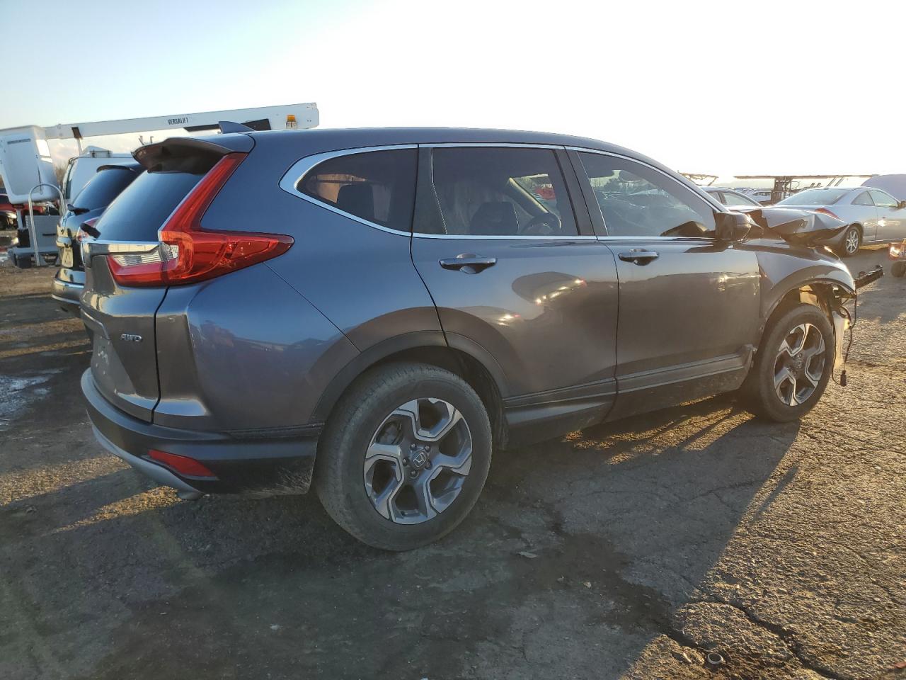 Image 3 of 2018 HONDA CR-V EXL 2018 with VIN 7FARW2H80JE023376